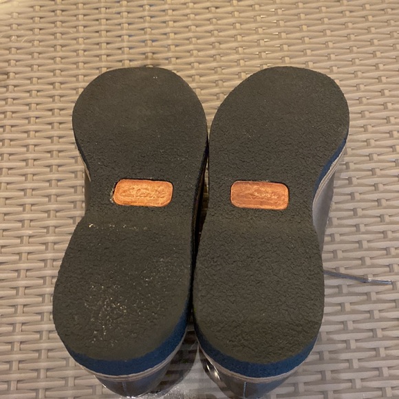 Clarks Pewter Oxford Shoes - Picture 5 of 7